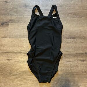 Nike Women's One Piece Swimsuit Size 4 Black HydraStrong Fastback